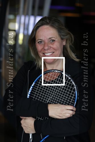 Cruqius 1 april 2020
Diederik v Maren tennist 24 uur voor het ouderenfonds. Diederik tennist oa tegen Selma v Dijk