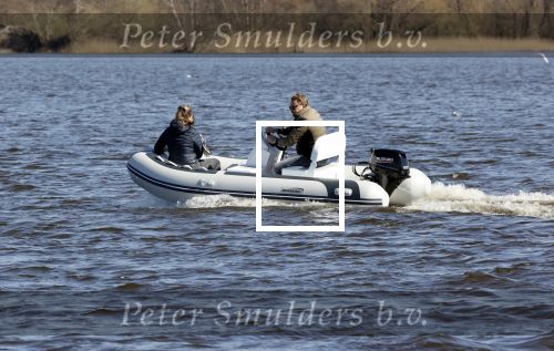 Loosdrecht 4 april 2020
Wesly Bronkhorst aan het varen op de Loosdrechtse plassen met zijn nieuwe vriendin Claudia de Jong.