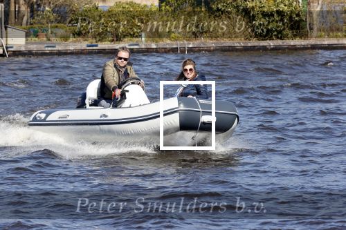 Loosdrecht 4 april 2020
Wesly Bronkhorst aan het varen op de Loosdrechtse plassen met zijn nieuwe vriendin Claudia de Jong.