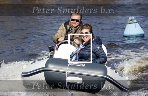 Loosdrecht 4 april 2020
Wesly Bronkhorst aan het varen op de Loosdrechtse plassen met zijn nieuwe vriendin Claudia de Jong.