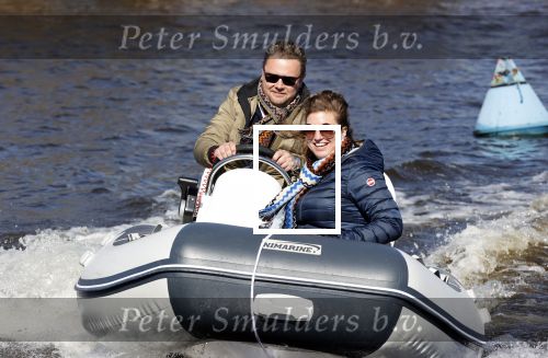 Loosdrecht 4 april 2020
Wesly Bronkhorst aan het varen op de Loosdrechtse plassen met zijn nieuwe vriendin Claudia de Jong.