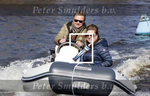 Loosdrecht 4 april 2020
Wesly Bronkhorst aan het varen op de Loosdrechtse plassen met zijn nieuwe vriendin Claudia de Jong.