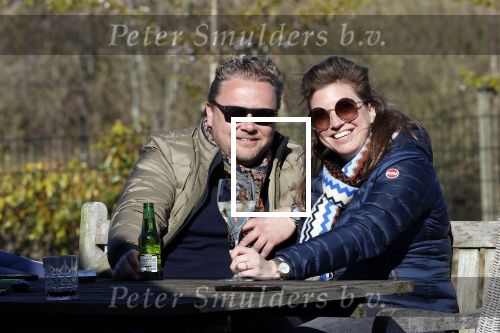 Loosdrecht 4 april 2020
Wesly Bronkhorst aan het varen op de Loosdrechtse plassen met zijn nieuwe vriendin Claudia de Jong.