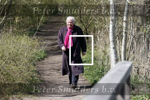 Eemnes Blaricum 7 april 2020
Willibrord Frequin wandelt bijna elke dag 15 km om fit te blijven tijdens deze vreemde corona tijd.