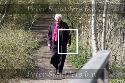 Eemnes Blaricum 7 april 2020
Willibrord Frequin wandelt bijna elke dag 15 km om fit te blijven tijdens deze vreemde corona tijd.