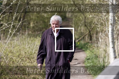 Eemnes Blaricum 7 april 2020
Willibrord Frequin wandelt bijna elke dag 15 km om fit te blijven tijdens deze vreemde corona tijd.