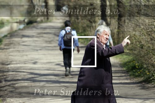 Eemnes Blaricum 7 april 2020
Willibrord Frequin wandelt bijna elke dag 15 km om fit te blijven tijdens deze vreemde corona tijd.