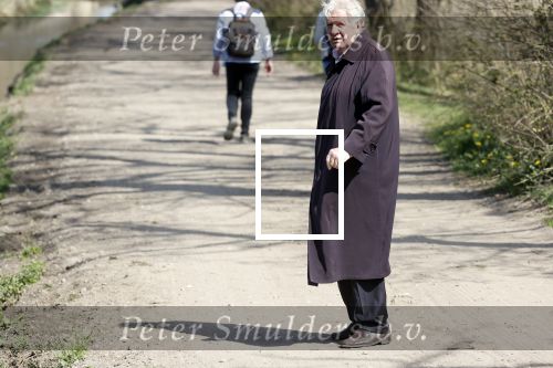 Eemnes Blaricum 7 april 2020
Willibrord Frequin wandelt bijna elke dag 15 km om fit te blijven tijdens deze vreemde corona tijd.