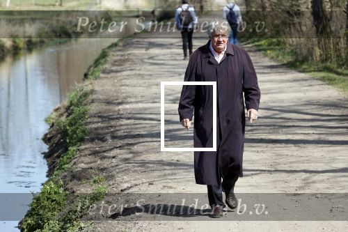 Eemnes Blaricum 7 april 2020
Willibrord Frequin wandelt bijna elke dag 15 km om fit te blijven tijdens deze vreemde corona tijd.