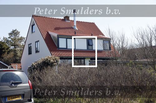 Bergen en Bergen aan Zee 6 april 2020
Debby Petter doet boodschappen in het centrum van Bergen. Daarna gaat ze weer naar  Youp v t Hek zijn vakantiehuis in Bergen aam zee. Later op de dag gaan ze samen een boodschap doen bij een doe het zelver.