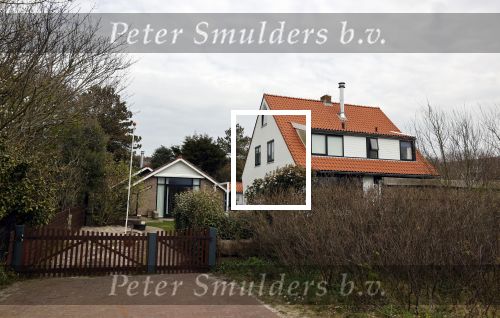 Bergen en Bergen aan Zee 6 april 2020
Debby Petter doet boodschappen in het centrum van Bergen. Daarna gaat ze weer naar  Youp v t Hek zijn vakantiehuis in Bergen aam zee. Later op de dag gaan ze samen een boodschap doen bij een doe het zelver.
