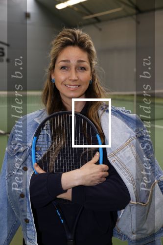 Cruqius 1 april 2020
Diederik v Maren tennist 24 uur voor het ouderenfonds. Diederik tennist oa tegen Zangeres Do Zangeres Dominique v Hulst