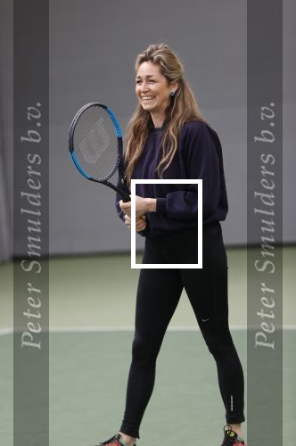 Cruqius 1 april 2020
Diederik v Maren tennist 24 uur voor het ouderenfonds. Diederik tennist oa tegen Zangeres Do Zangeres Dominique v Hulst