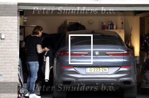 Bergschenhoek Den Haag Mijdrecht Rotterdam 12 maart 2021
Andre Hazes ruilt zijn auto om bij zijn moeder Rachel Hazes