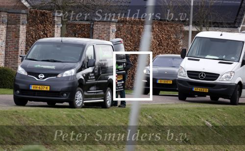 Bergschenhoek Den Haag Mijdrecht Rotterdam 12 maart 2021
Andre Hazes vertrekt in de auto van Rachel bij het huis van zijn vriendin