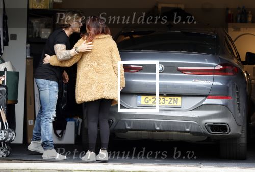 Bergschenhoek Den Haag Mijdrecht Rotterdam 12 maart 2021
Andre Hazes ruilt zijn auto om bij zijn moeder Rachel Hazes