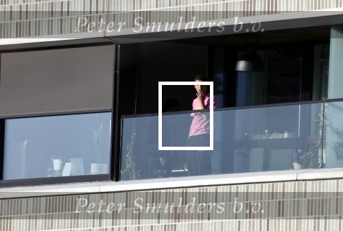 Amsterdam 25 maart 2021
Bilal Wahib rookt sigaret op zijn balkon van zijn appartement