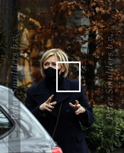 Amsterdam 18 maart 2021
Caroline Tensen koopt bloemen in Amsterdam zuid
