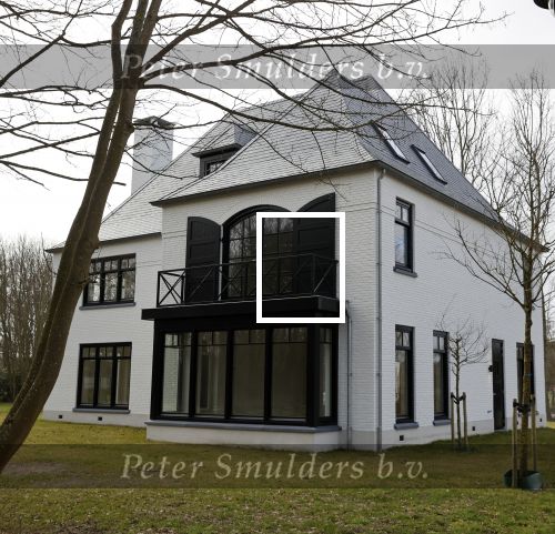 Noordwijkerhout 17 maart 2021
Dirk Kuijt heeft een nieuw huis /villa gekocht op Sancta Maria