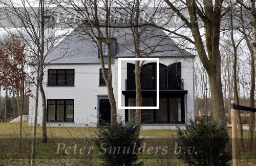Noordwijkerhout 17 maart 2021
Dirk Kuijt heeft een nieuw huis /villa gekocht op Sancta Maria