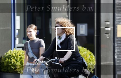 Amsterdam 30maart 2021
Henriette Tol op de fiets in Amsterdam zuid