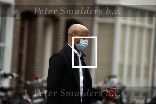Amsterdam 16 maart 2021
Humberto Tan haalt koffietje in Amsterdam zuid