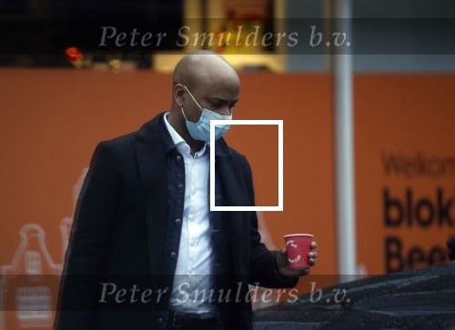 Amsterdam 16 maart 2021
Humberto Tan haalt koffietje in Amsterdam zuid