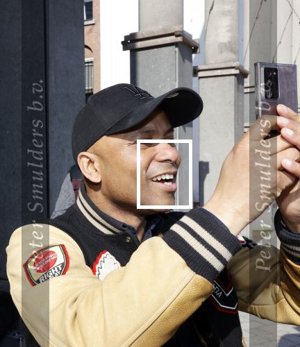 Amsterdam 26 maart 2021
Onthulling muurschildering van Judith de Leeuw bij het Leidse plein . Humberto Tan en Won Yip hebben gesponsord.