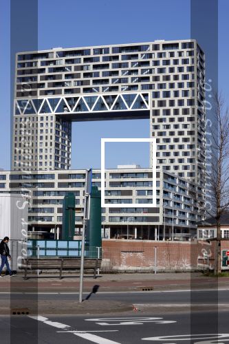 Amsterdam 1 maart 2021
In dit complex wonen oa Marcel Boekhoorn Won Yip en Matthijs v Nieuwkerk