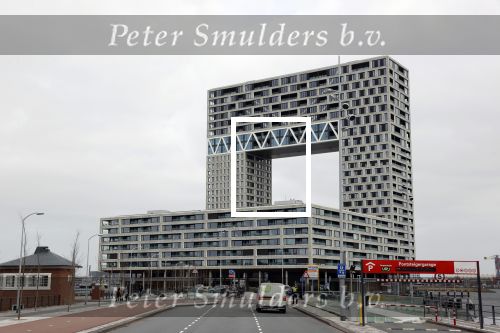 Amsterdam 21 maart 2021
In dir complex â€œpontsteigerâ€ woont Won Yip Marcel Boekhoorn en Matthijs v Nieuwkerk