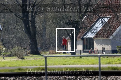Eefde 30 maart 2021
Matthijs v Nieuwkerk bij zijn huis in Eefde
