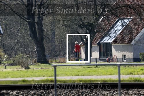 Eefde 30 maart 2021
Matthijs v Nieuwkerk bij zijn huis in Eefde