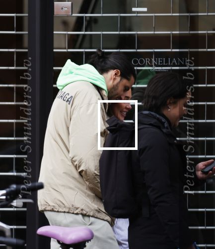 Amsterdam 17 maart 2021
Momo Izemrane met vriendin op de pc hooftstraat