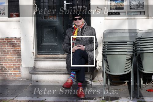 Amsterdam 26 maart 2021
Peter Faber op zijn vaste stek tijdens Corona bij cafe Kobalt