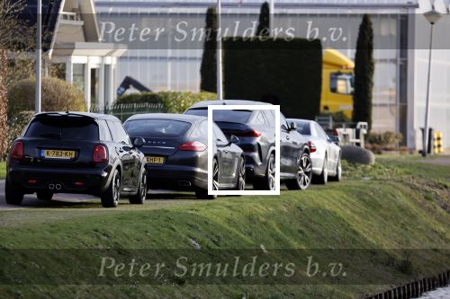 Bergschenhoek 28 maart 2021
Voor het huis van de ouders van Sarah v Soelen staan Andre Hazes zijn auto en de auto van zijn moeder Rachel.
