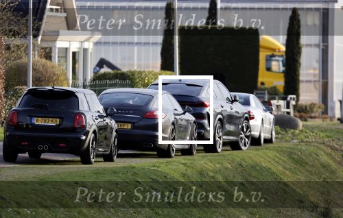 Bergschenhoek 28 maart 2021
Voor het huis van de ouders van Sarah v Soelen staan Andre Hazes zijn auto en de auto van zijn moeder Rachel.