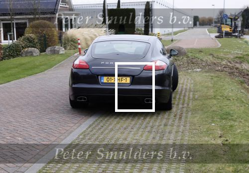Bergschenhoek 11 maart 2021
Sarah v Soelen de nieuwe vriendin van Andre Hazes . Ze gaat met de Bentley met haar moeder naar schoonheidssalon.  De porsche Panamera van Rachel Hazes staat voor de deur van het huis van Sarah