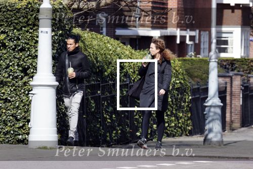 Amsterdam 29 maart 2021
Ryan Marciano met zijn vriendin Kim Sanders in Amsterdam zuid.