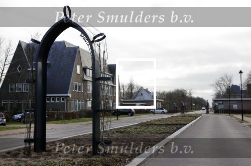 Noordwijkerhout 17 maart 2021
Dirk Kuijt heeft een nieuw huis /villa gekocht op Sancta Maria