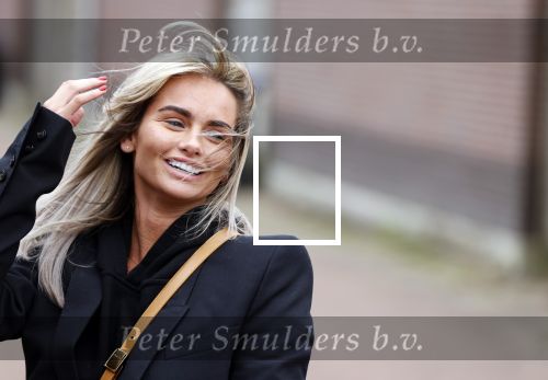 Bergschenhoek 11 maart 2021
Sarah v Soelen de nieuwe vriendin van Andre Hazes . Ze gaat met de Bentley met haar moeder naar schoonheidssalon.
