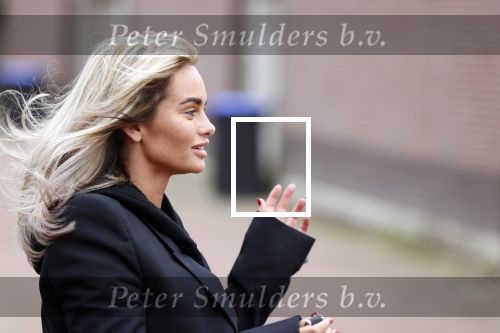 Bergschenhoek 11 maart 2021
Sarah v Soelen de nieuwe vriendin van Andre Hazes . Ze gaat met de Bentley met haar moeder naar schoonheidssalon.