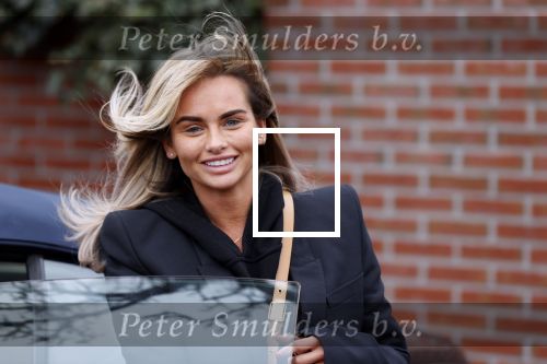 Bergschenhoek 11 maart 2021
Sarah v Soelen de nieuwe vriendin van Andre Hazes . Ze gaat met de Bentley met haar moeder naar schoonheidssalon.
