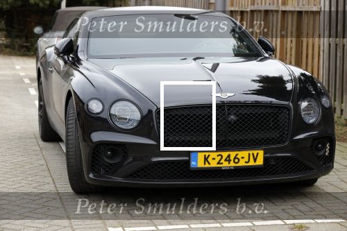 Bergschenhoek 11 maart 2021
Sarah v Soelen de nieuwe vriendin van Andre Hazes . Ze gaat met de Bentley met haar moeder naar schoonheidssalon.