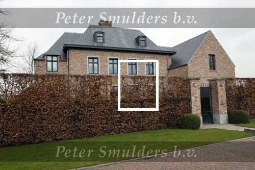Bergschenhoek 11 maart 2021
Sarah v Soelen de nieuwe vriendin van Andre Hazes . Ze gaat met de Bentley met haar moeder naar schoonheidssalon.