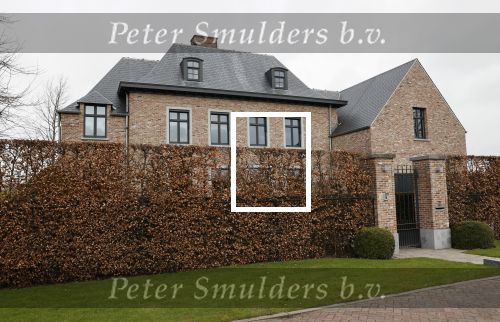 Bergschenhoek 11 maart 2021
Sarah v Soelen de nieuwe vriendin van Andre Hazes . Ze gaat met de Bentley met haar moeder naar schoonheidssalon.