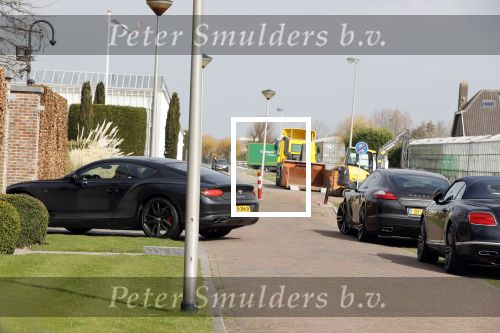 Bergschenhoek 11 maart 2021
Sarah v Soelen de nieuwe vriendin van Andre Hazes . Ze gaat met de Bentley met haar moeder naar schoonheidssalon.  De porsche Panamera van Rachel Hazes staat voor de deur van het huis van Sarah