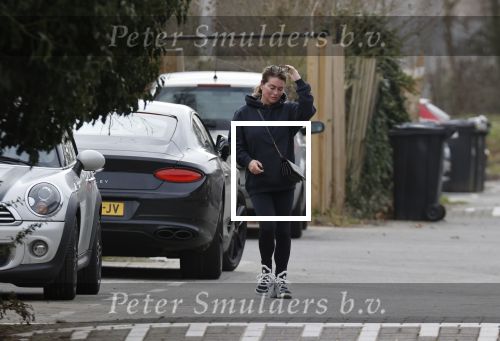 Bergschenhoek 11 maart 2021
Sarah v Soelen de nieuwe vriendin van Andre Hazes . Ze gaat met de Bentley met haar moeder naar schoonheidssalon.