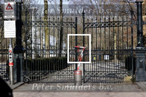 Amsterdam 2 maart 2021
De gemeente heeft op twee na alle ingangen van het vondelpark gesloten.