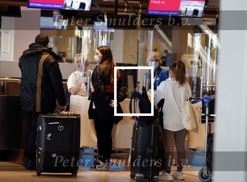 Schiphol 27 maart 2021
Yolanthe Cabau en haar zoontje Xess Xava op schiphol