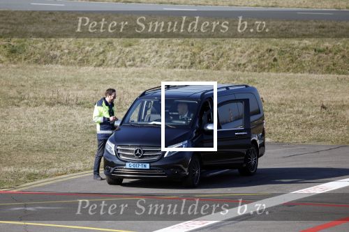 Eindhoven Tilburg 5 maart 2022
Max Verstappen zijn familie en manager Raymond Vermeulen landen met de private Jet van Max op eindhoven Airport . Ze kwamen van ibiza waar ze de verjaardag van Jos Verstappen (50) hebben gevierd. Max had daarna een afspraak in Tilburg.